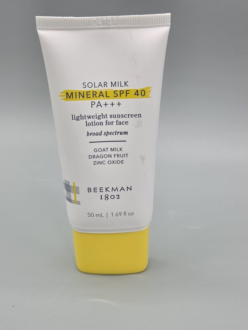 Beekman 1802 Solar Milk Lightweight Facial Sunscreen - White & Yellow